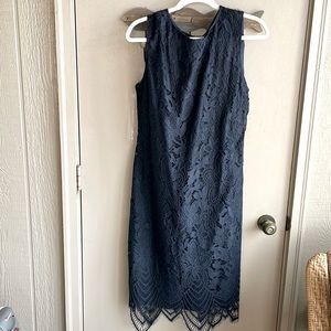 Sharagano New York Dress size 16 navy sleeveless  with lining no waist.